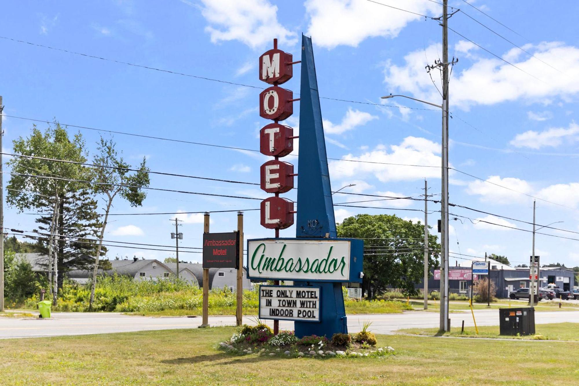 Ambassador Motel ซูเซนต์มารี ภายนอก รูปภาพ