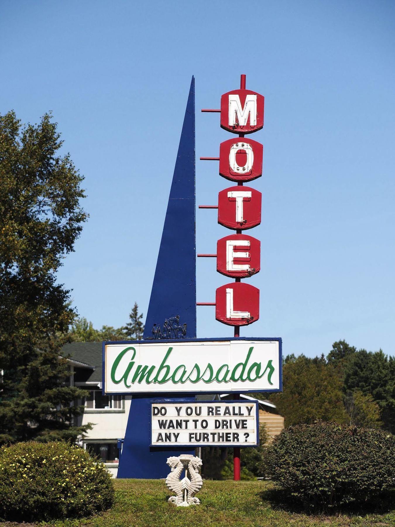 Ambassador Motel ซูเซนต์มารี ภายนอก รูปภาพ